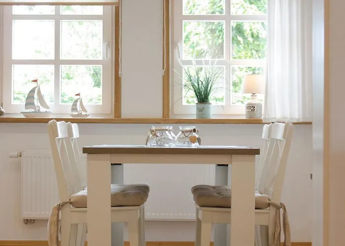 Kapitaenshaus An Der Friedrichsschleuse Nyaraló Carolinensiel